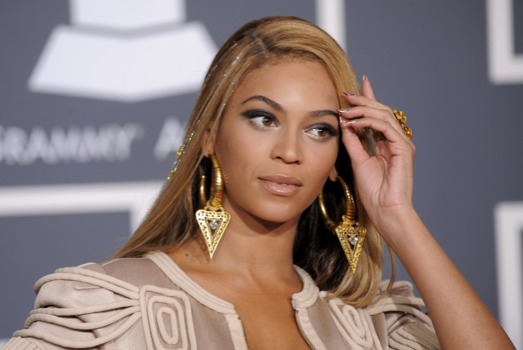 print a poster - Beyonce - 85769beyoncearrivesatthe52ndan.jpg