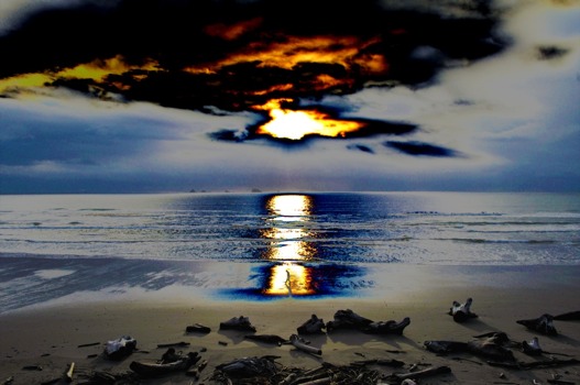 blow - Sky - DSC_1095_redfun.jpg