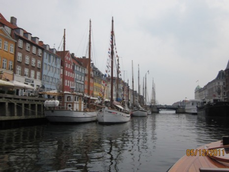 posterbrain - Buildings Coloured Boats Water - IMG0598b.jpg