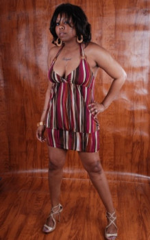 get picture poster size - Woman In Striped Dress - 2.bmp