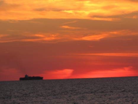 make - Boat On Ocean At Sunset - kitchen_1.jpg
