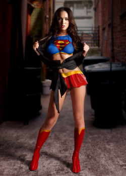 poster - Superwoman Costume - Megan_Fox_Super_Girl.jpg