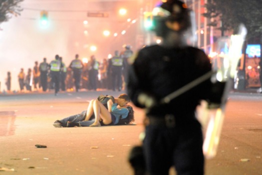 custom -  - VancouverKissingCoupleJune17ne.jpg
