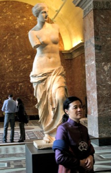 poster - Venus De Milo Statue - Venuschinesegirl.jpg