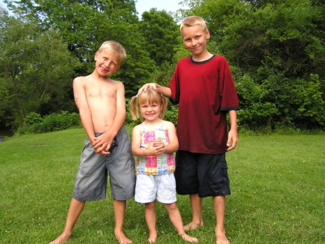 print a poster - Boys Girl On Lawn - kids_pic___picnic.jpg