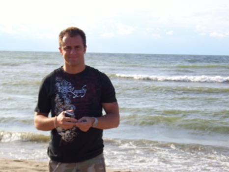 print a poster - Men's Black Tshirt - CharlieBeach.bmp