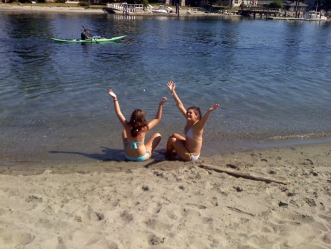 print a poster - Girls Playing At Lake - 0707001614.jpg
