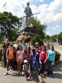 photo - Man Statue Rifle Children - DSC00231.jpg