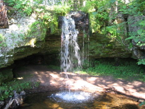 picture - Waterfall - Munising_trip_2010_384.jpg