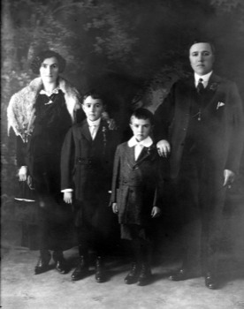 print a poster - Family Photo - Pop1_edited.jpg