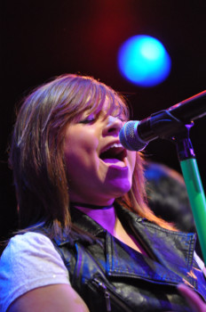 posters - Woman Singing Microphone - DSC_38361.jpg