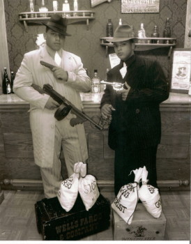 WHERE - Gangsters Bank Robbers - scan0001_2.jpg
