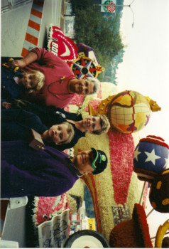 print a poster - Parade Float - 1_Pasadena_Low_.png
