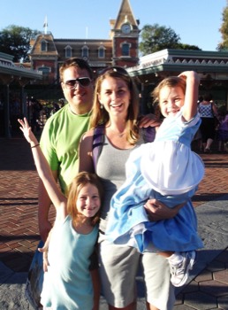 36ohk6dgmcd1n - Green T-shirt - FamilyatDisney2011.jpg
