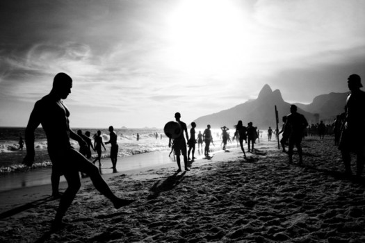 posterbrain - Black And White Beach Scene - Ipanema3.jpg