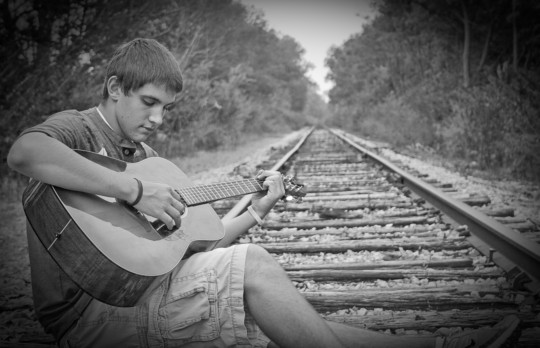 posterbrain - Guitar - Noahs_senior_pictures_NOT_032_5.jpg