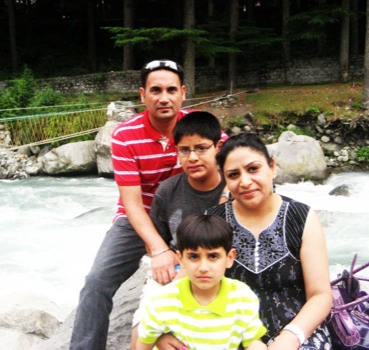print a poster - Family Picture, Eyeglasses, Striped Polo Shirts - Picture259.jpg