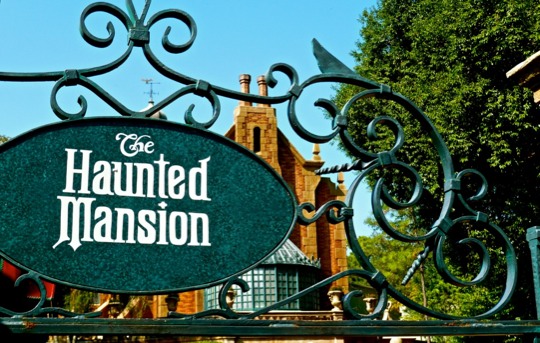 turn - The Haunted Mansion Disneyland - P1000347.JPG.jpg