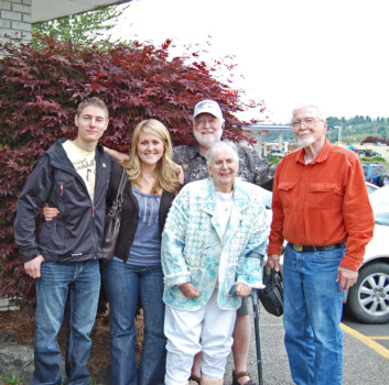posterbrain - Mens Blue Jeans Trouser - grandparents_in_chahile_001.jpg