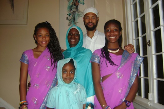 photo - Standing Family Traditional Indian Clothing - DSC03803JPG.jpg