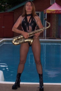 print a poster - Saxophonee - Mo_in_her_tenor_outfit_6.jpg