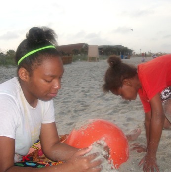 PICTURES - Beach Play - KIDSAT_BEACH1.JPG.jpg