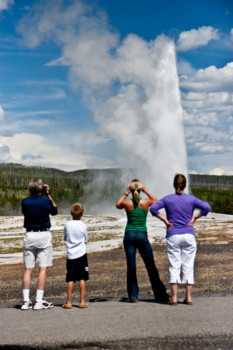 posterbrain - Family At Geyser - IMG_0072.jpg