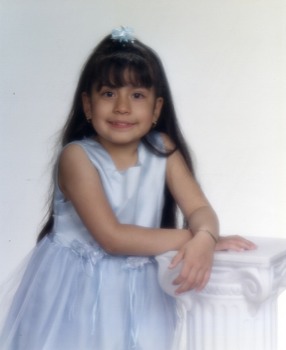 posterbrain - Little Girls White Dress - img015.jpg