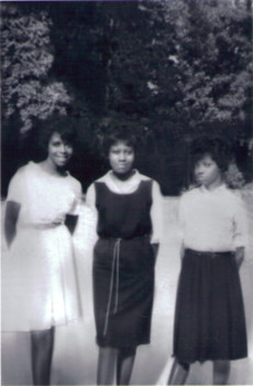print a poster -  - mom_and_sisters_1.jpg