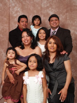 {KEYWORD} - Family Photo - s42802ca126393_15.jpg