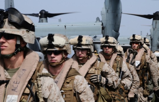 print a poster - Army Soldier With Back Bags - 110604NEC658028.jpg