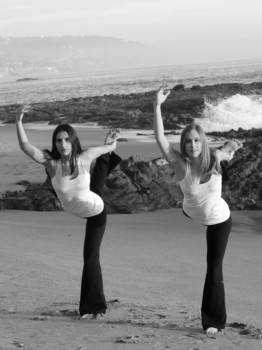 posterbrain - Woman Stretching On Beach - Newport_Beach_on_beach.jpg