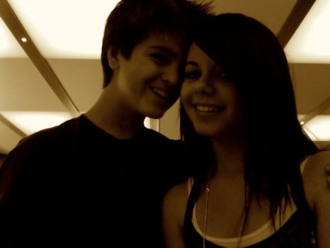 customized - Couple Photo - 30230_1133512115326_1752991093_241704_16.jpg