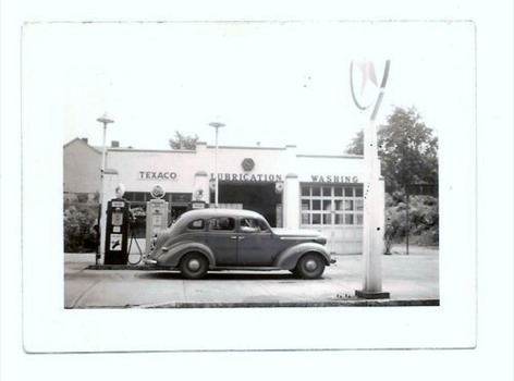 print a poster - Car - BelleVernonTexacoStation1940s.jpg