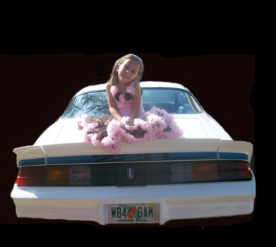 poster brain - Girl On Car Photo - Nina_on_Car_1.jpg