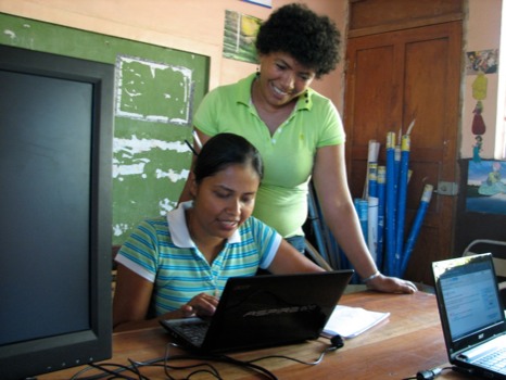 turn - Classroom Teacher Student Laptop Computers - IMG2806JPG.jpg