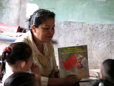 turn - Lady Children Book Sharing - IMG5787JPG.jpg