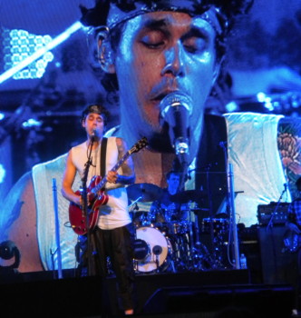 print a poster - Man Singing Guitar - DSCN0552.jpg