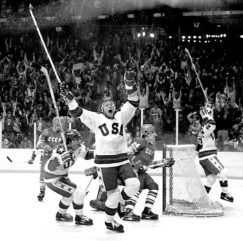 print a poster - Hockey - miracle_on_ice_eruzione_goal_celebration.jpg